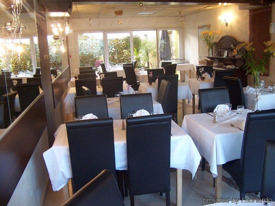Hotel Le Collonges Fontaines-sur-Saone Restaurant photo