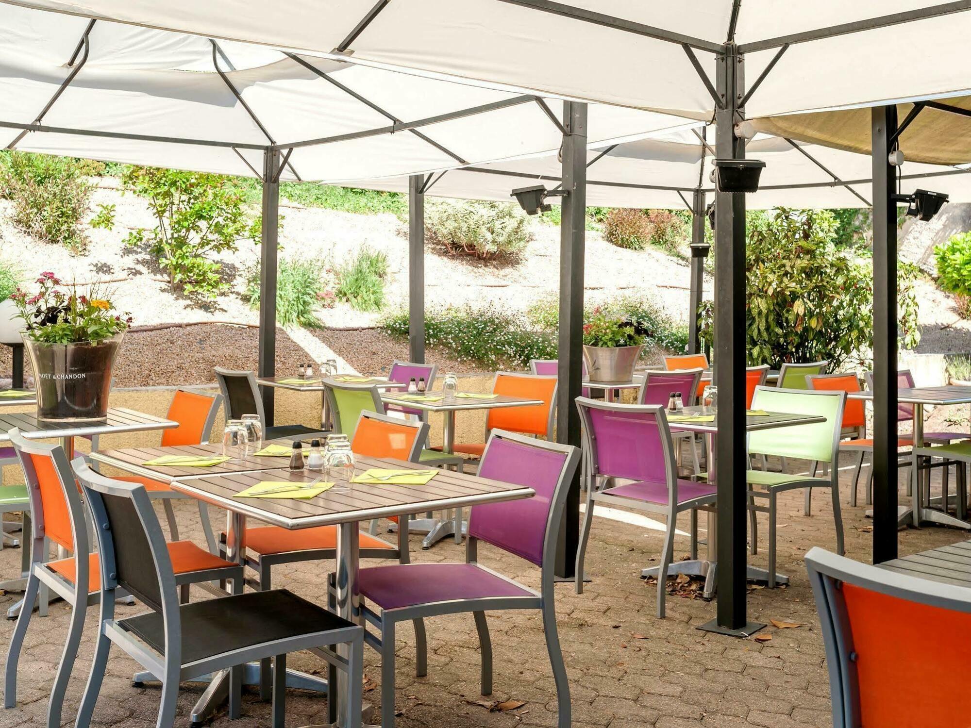 Hotel Le Collonges Fontaines-sur-Saone Exterior photo