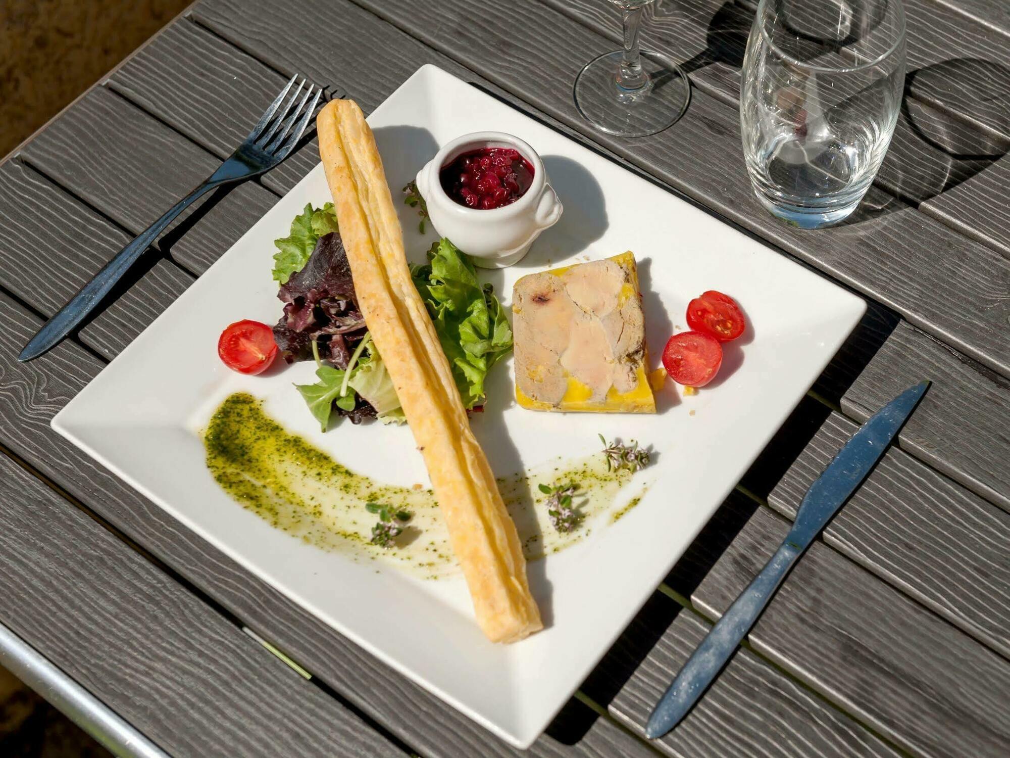 Hotel Le Collonges Fontaines-sur-Saone Exterior photo