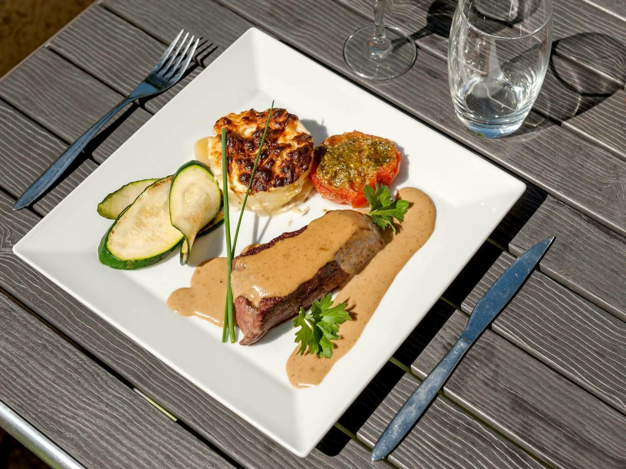 Hotel Le Collonges Fontaines-sur-Saone Exterior photo